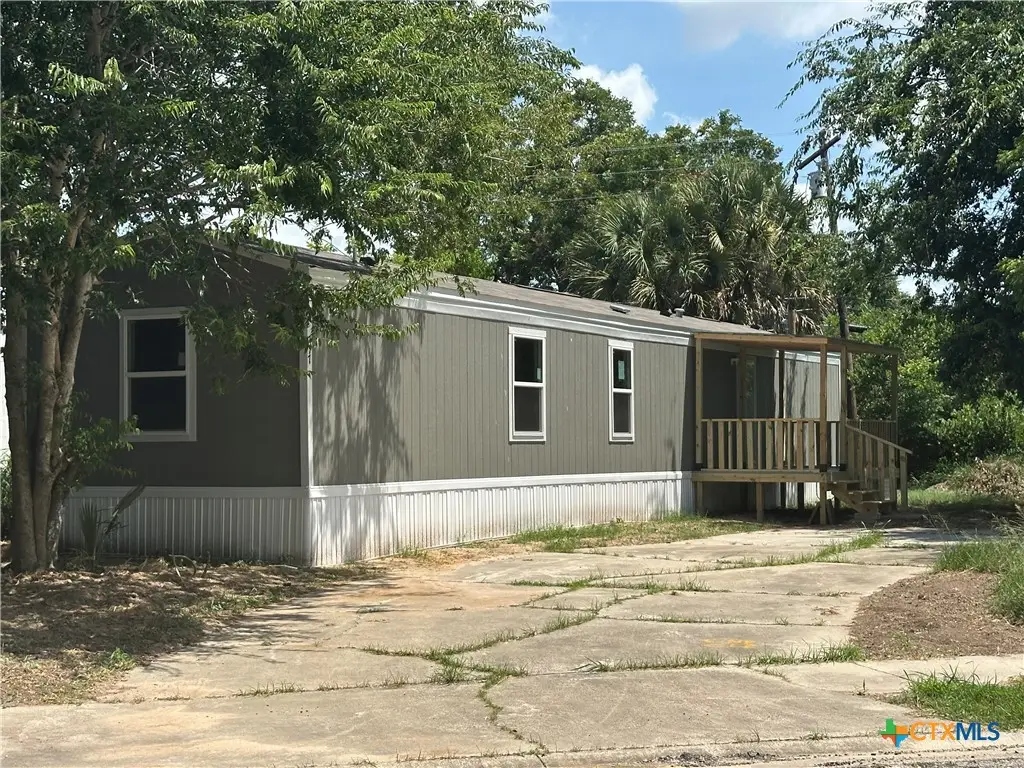 717 Blyth Road, Victoria, TX 77904 - #1