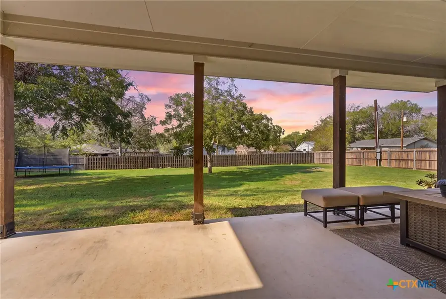 922 N Avenue F, Shiner, TX 77984 - #3