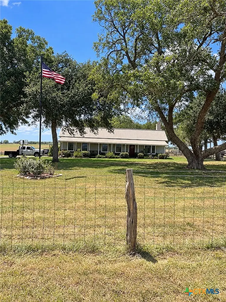 1126 County Road 176, Hallettsville, TX 77964 - #2
