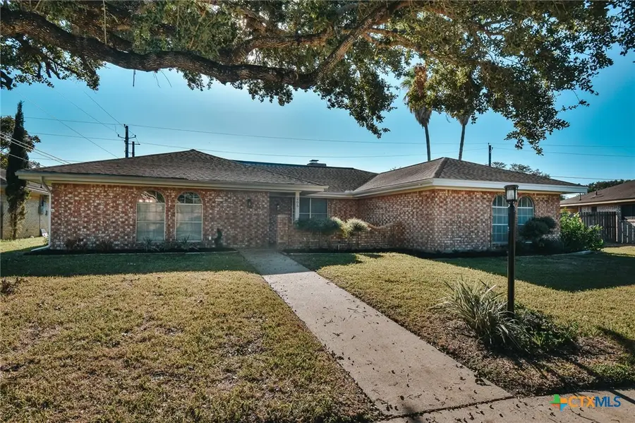 205 King Arthur Street, Victoria, TX 77904 - #2