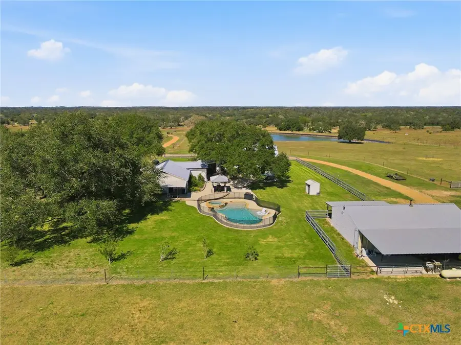 000 Kaiser Adams Road, Yoakum, TX 77995 - #2