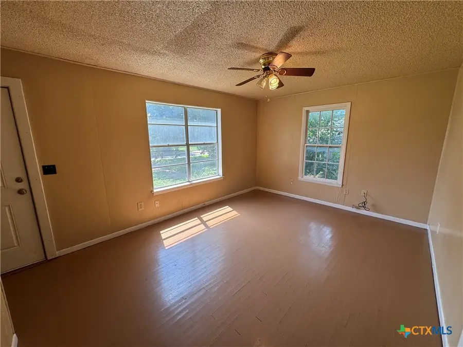 1205 E Avenue G, Killeen, TX 76541 - #2