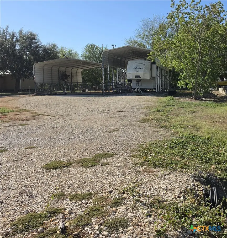 405-411 W St Louis Avenue, Seadrift, TX 77983 - #2