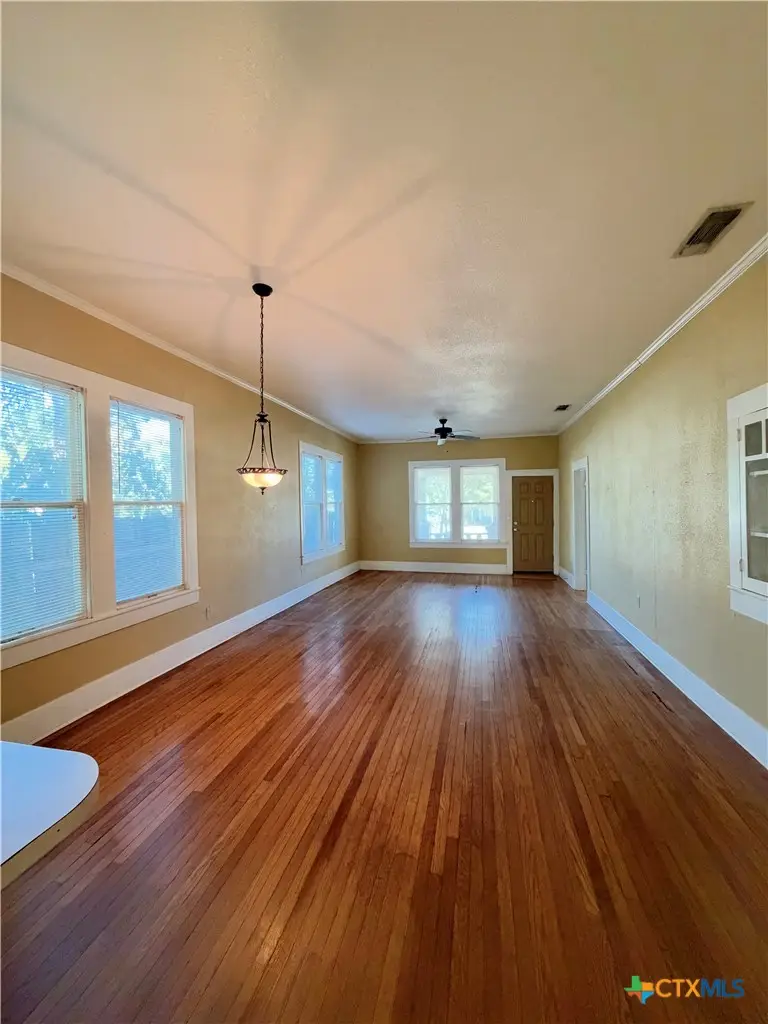 413 Fowzer Street, Taylor, TX 76574 - #2