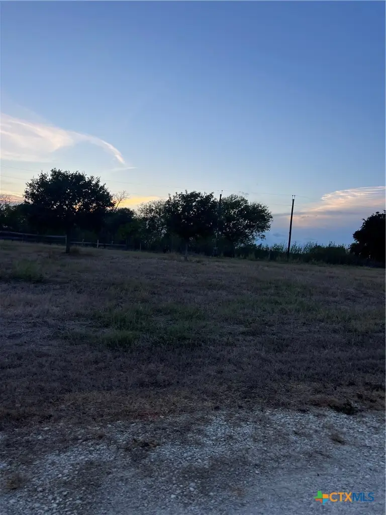 18 Horseshoe Drive, Gonzales, TX 78629 - #3