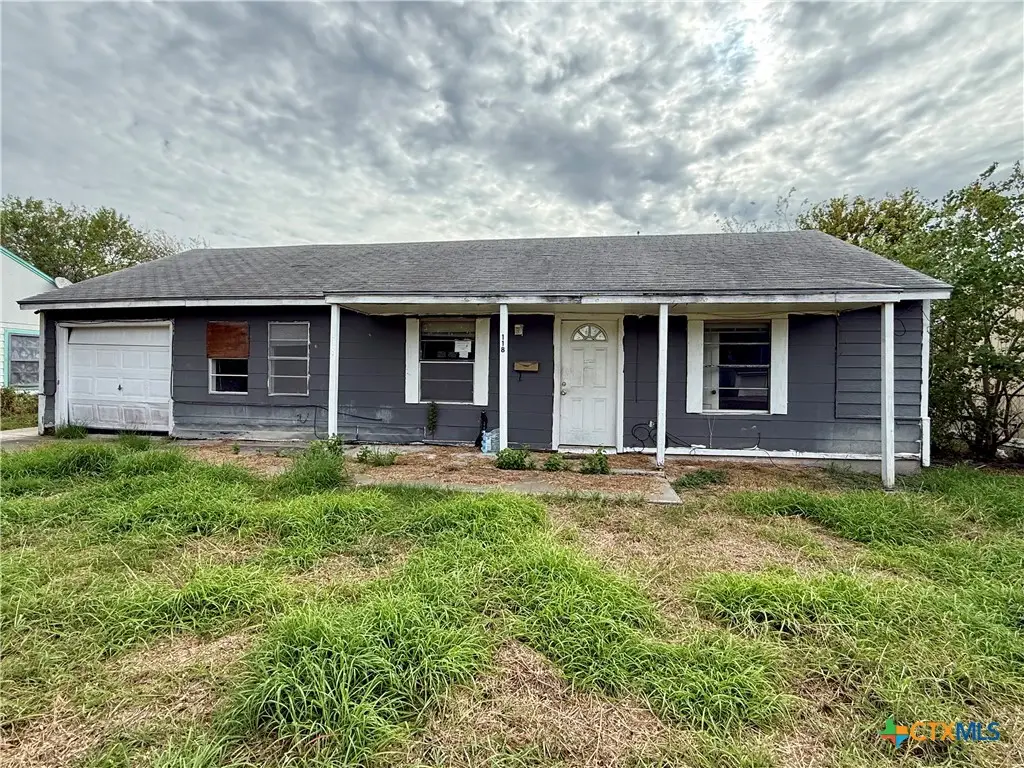 118 Massanet Street, Port Lavaca, TX 77979 - #1