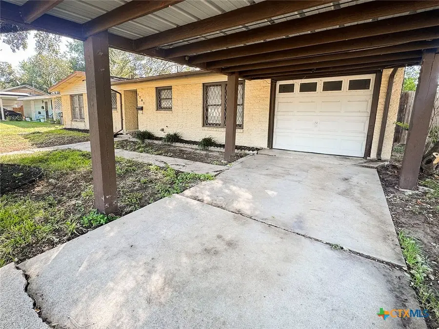 1701 E Rosebud Avenue, Victoria, TX 77901 - #2