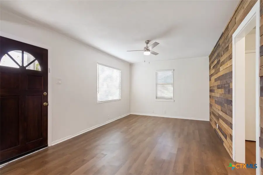 2215 S Wall Street, Belton, TX 76513 - #2