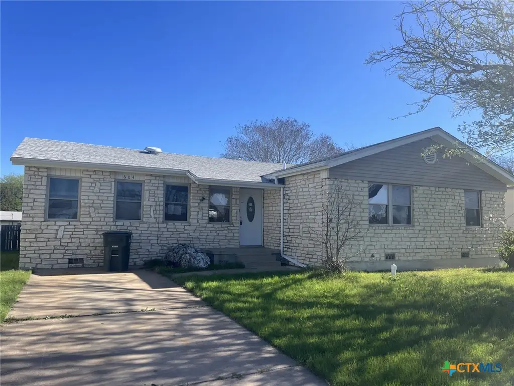604 W Avenue A, Copperas Cove, TX 76522 - #1
