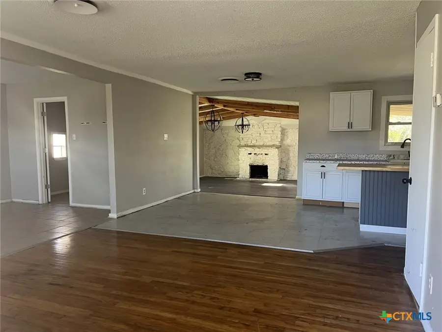 604 W Avenue A, Copperas Cove, TX 76522 - #2