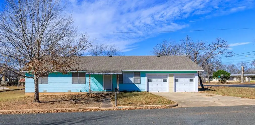 610 N Pine St, Fredericksburg, TX 78624 - Image #1