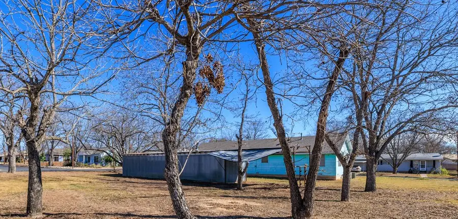 610 N Pine St, Fredericksburg, TX 78624 - Image #3