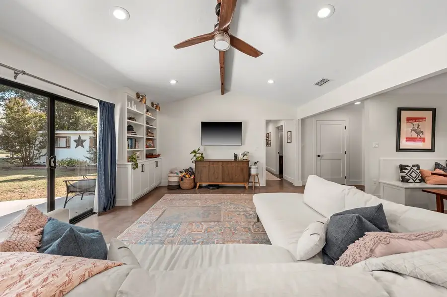 204 Forest Trail Dr, Fredericksburg, TX 78624 - Image #3