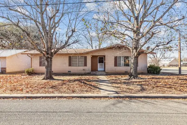 113 W Nimitz St, Fredericksburg, TX 78624