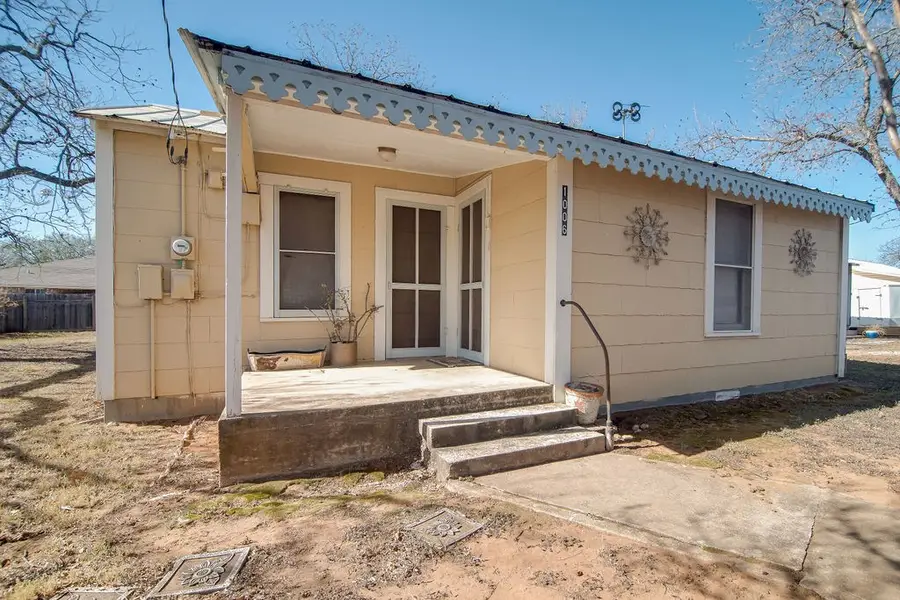 1006 W Hill St, Fredericksburg, TX 78624 - Image #2