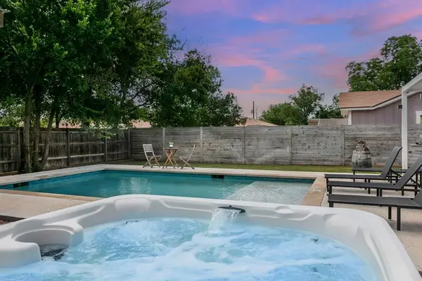 915 Bell St, Fredericksburg, TX 78624