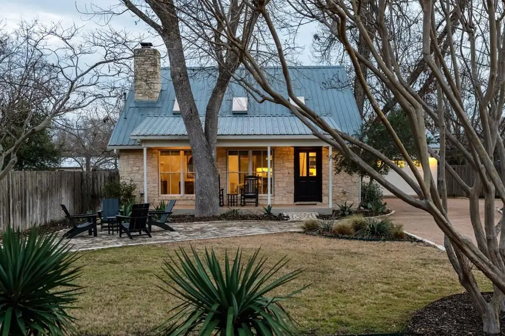 205 E Centre St, Fredericksburg, TX 78624 - Image #1