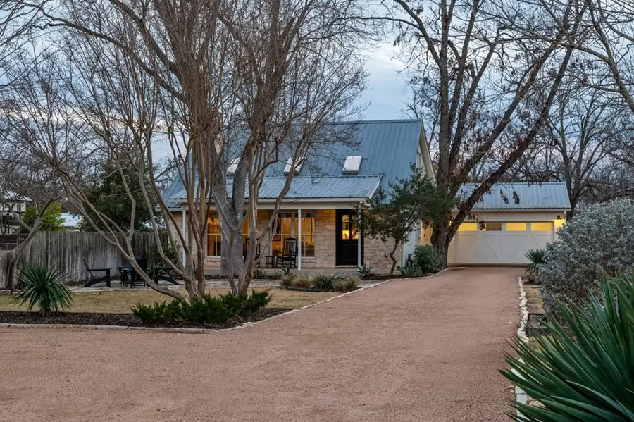 205 E Centre St, Fredericksburg, TX 78624 - Image #3