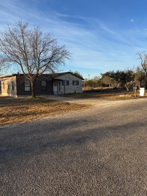 40 Deloris Dr, Harper, TX 78631