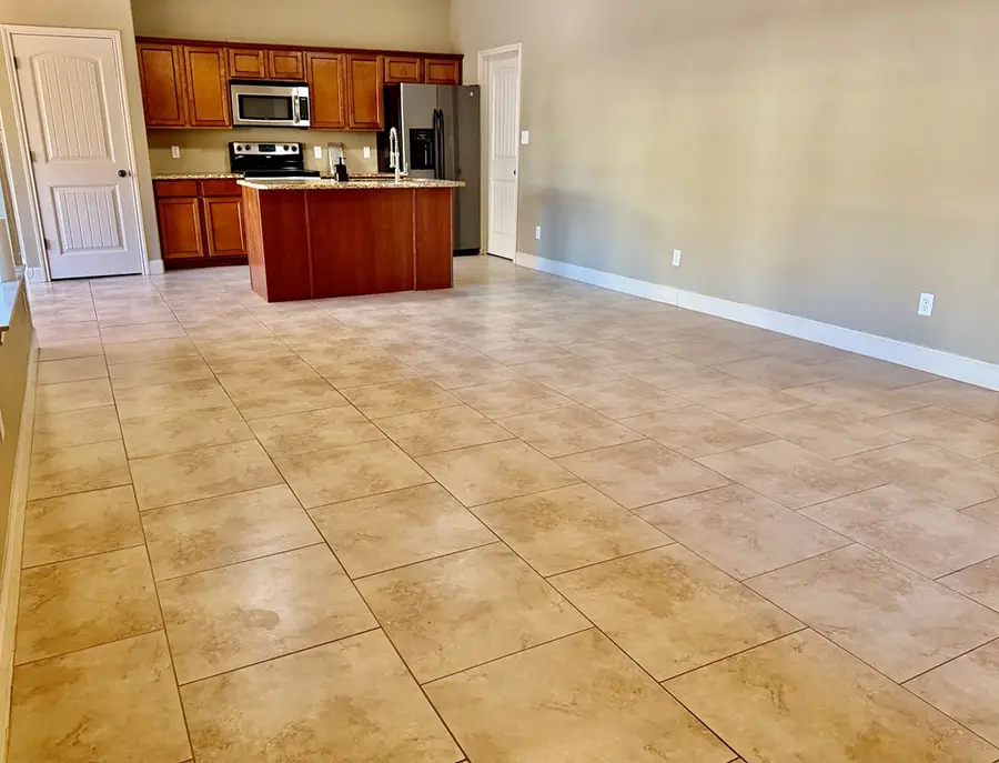 704 Darlington Dr, Fredericksburg, TX 78624 - #3