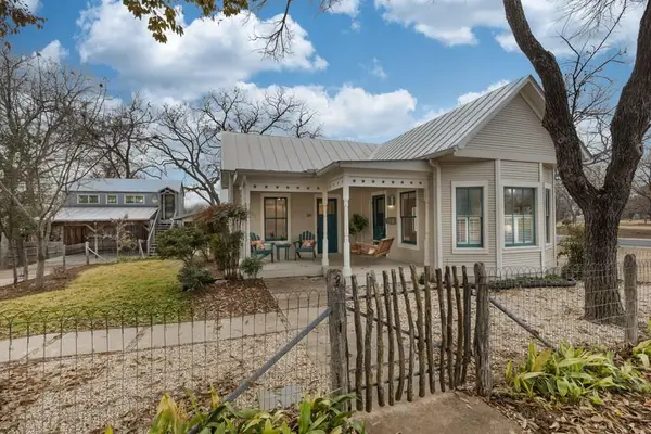 319 W Creek St, Fredericksburg, TX 78624