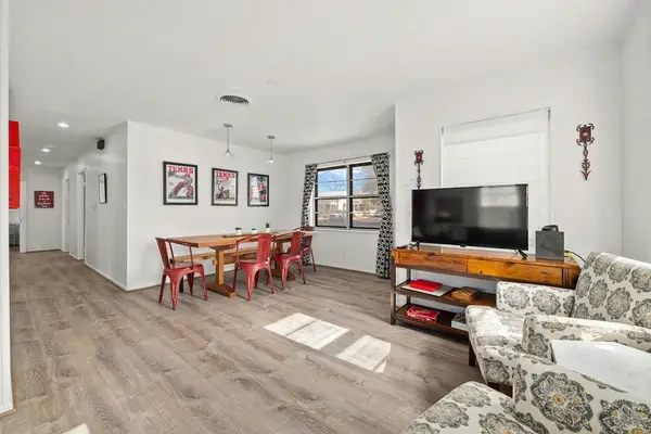 209 E Travis St, Fredericksburg, TX 78624