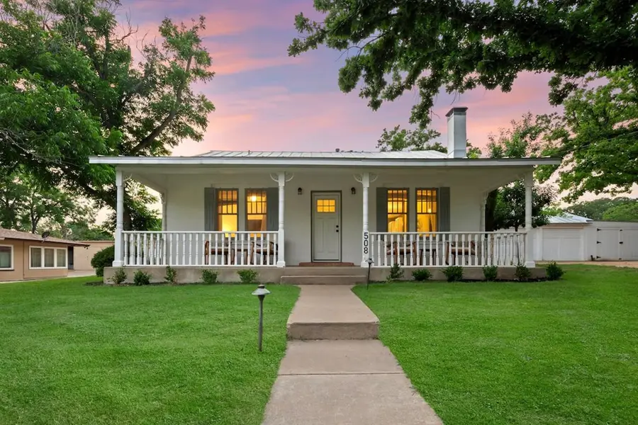 508 N Orange St, Fredericksburg, TX 78624 - #3