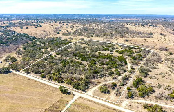 6987 Doss Spring Creek Rd, Fredericksburg, TX 78624