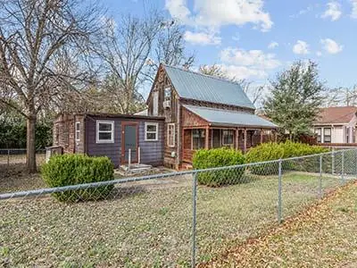 209 W Travis St, Fredericksburg, TX 78624 - #1