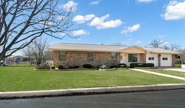 115 Crestwood Dr, Fredericksburg, TX 78624