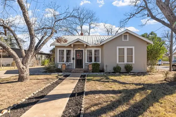 209 S Elk St, Fredericksburg, TX 78624