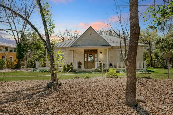 103 E Hackberry St, Fredericksburg, TX 78624