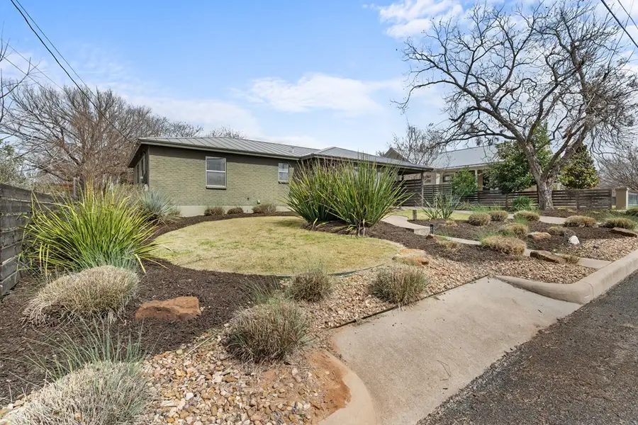 406 E College St, Fredericksburg, TX 78624 - #3