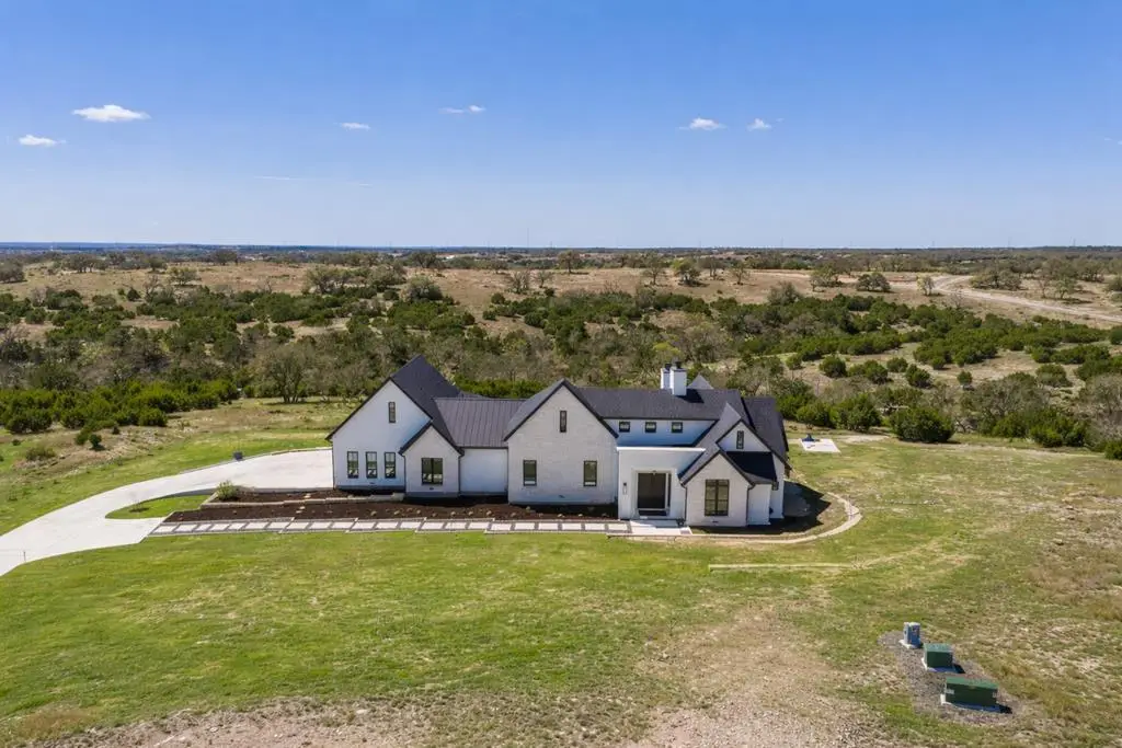 1051 N Cattlemans Crossing Dr, Kerrville, TX 78028 - #1