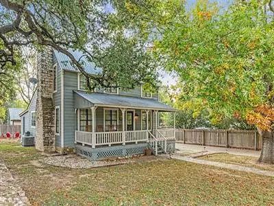 207 S Cherry St, Fredericksburg, TX 78624