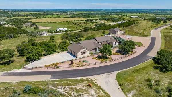 220 N Spies Ridge Dr., Fredericksburg, TX 78624