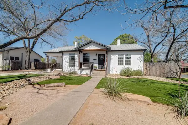 320 W Morse St, Fredericksburg, TX 78624