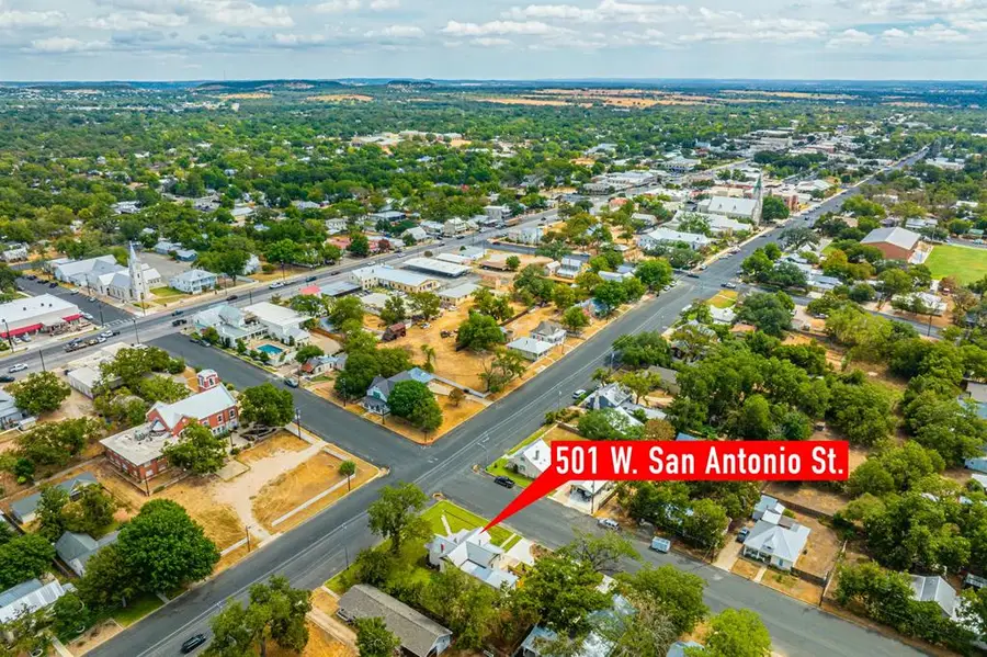 501 W San Antonio St, Fredericksburg, TX 78624 - #2