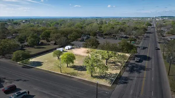 1007 N Llano St, Fredericksburg, TX 78624