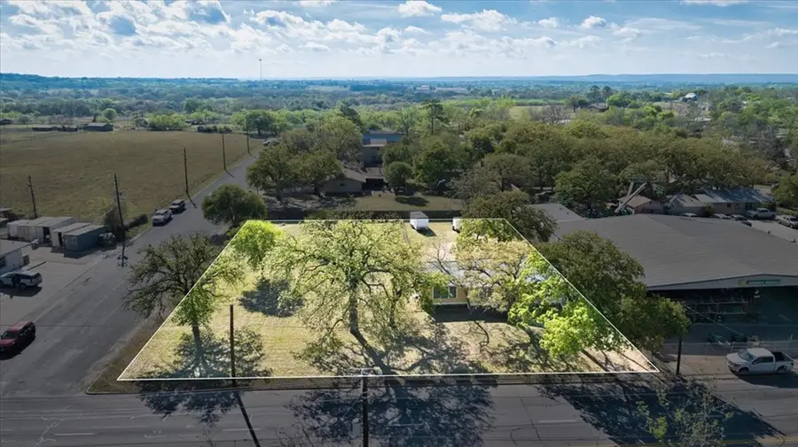 1007 N Llano St, Fredericksburg, TX 78624 - #3