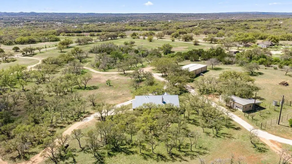434 W Turner Ct, Johnson City, TX 78636 - #1