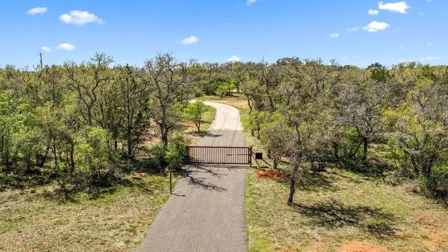434 W Turner Ct, Johnson City, TX 78636 - #2