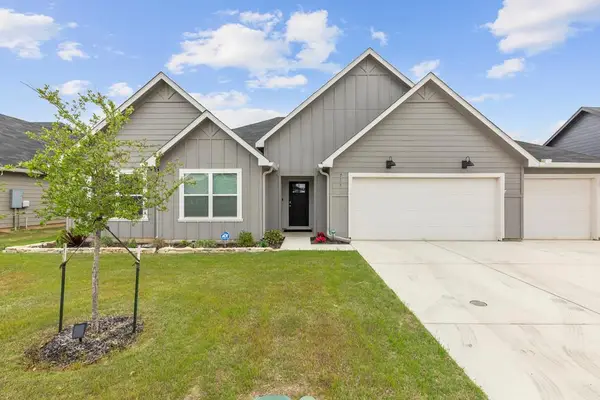 717 Grace Ln, Fredericksburg, TX 78624