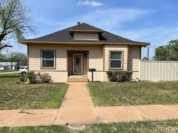 406 W 8th Street, Brady, TX 76825