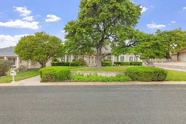 2208 Amberstone, Fredericksburg, TX 78624
