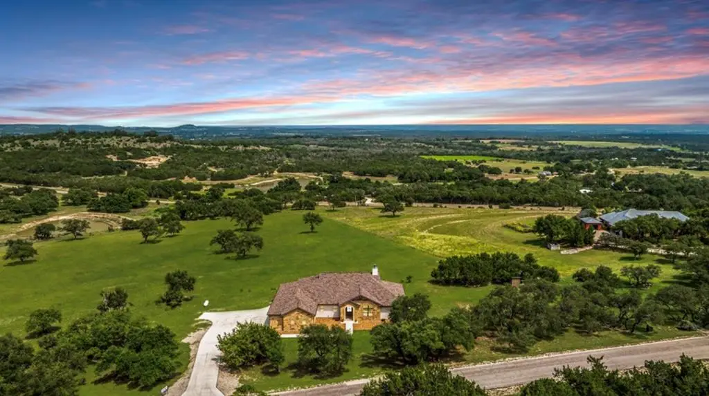 328 E Distant View Dr, Fredericksburg, TX 78624 - #1