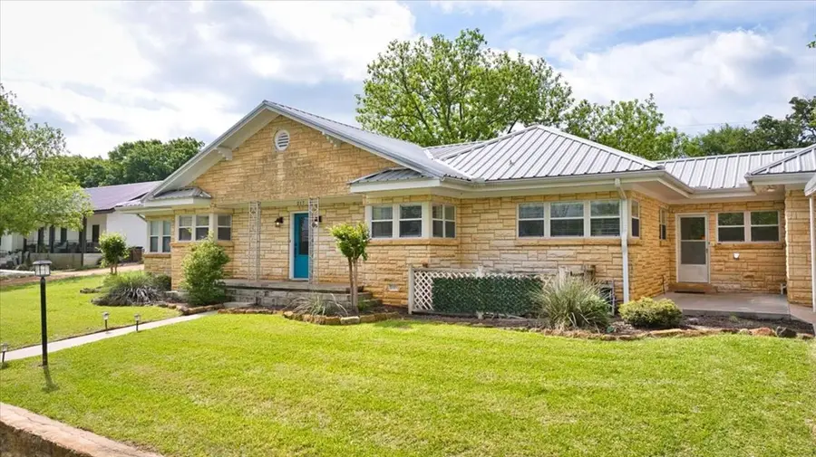 217 Wilson Ave, Mason, TX 76856 - #3