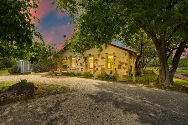 1237 Hollmig Lane, Fredericksburg, TX 78642
