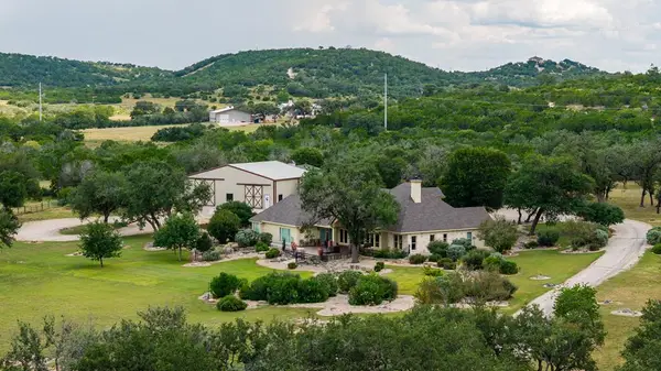 1320 Pass Creek Rd, Kerrville, TX 78028