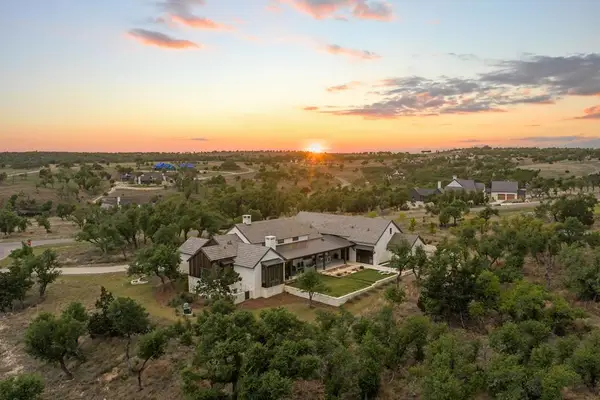 29 Brenham Trl, Fredericksburg, TX 78624